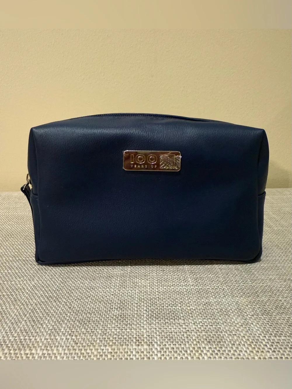 United Airlines 100 Years Commemorative Amenity Kit Navy Case Pen Skincare